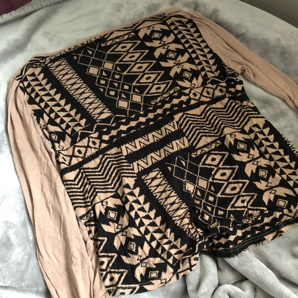 Heart & Hips Patterned Longsleeve Top 💕 - Picture 4 of 4